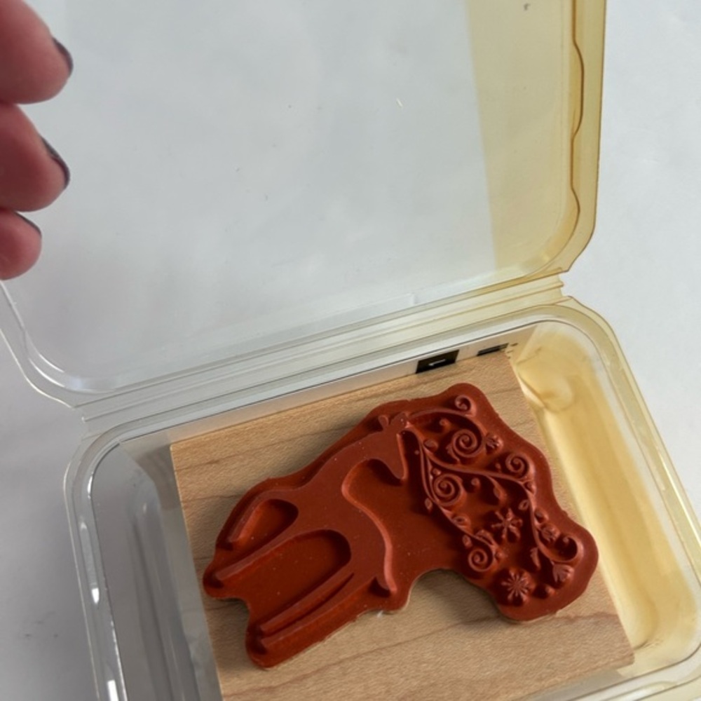 STAMPIN UP! RETIRED WOOD MOUNT DASHER STAMP SET OF ONE REINDEER BRAND NEW - Picture 2 of 3